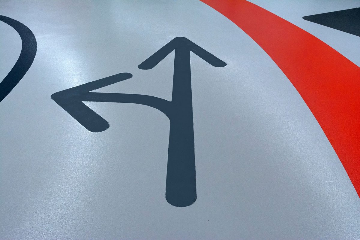 Directional arrows representing a choice between options